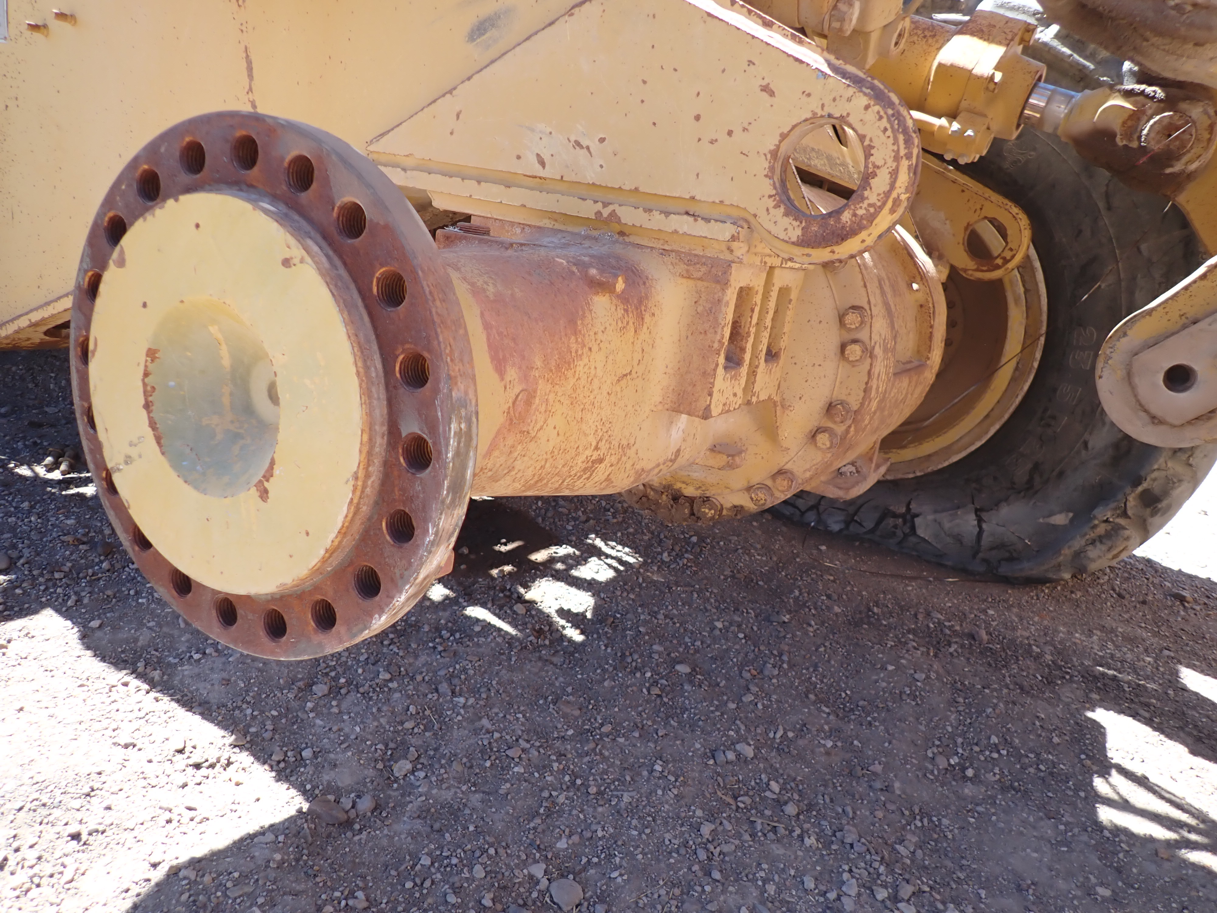 ./imagenes/INVOICE/2019/16290/CARGADOR FRONTAL CAT_950F PARA PARTES (16).JPG